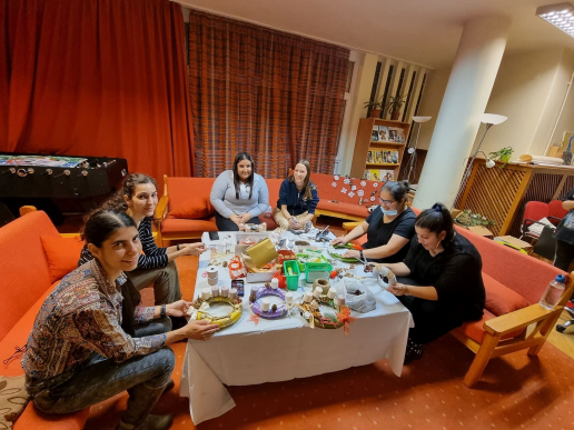 Adventi várakozás az alkotás jegyében