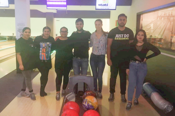 Bowling-estén kapcsolódtak ki a Wálisok