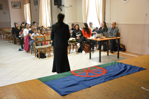 Roma napi ünnepségen jártunk Hosszúpályiban