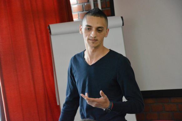 "Szeretem, hogy nem kell hátrányos helyzetből indulni a származásom miatt"